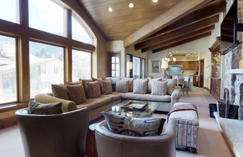Vail Apartment | Vail Village 5 Bedroom With Private Hot Tub - Plaza Lodge