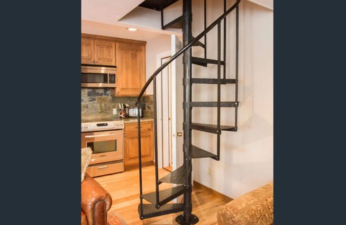 Vail Condo | Vail Village- One Bedroom PLUS, One Large Lofted Bedroom #8