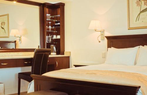 Drakenstein House | Val Du Charron Wine & Leisure Estate