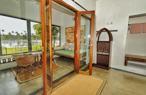 Kuzhuppilly Hotel | Vala House