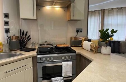 Clacton-on-Sea House | VaLa VistA - Holiday Home On The Beach