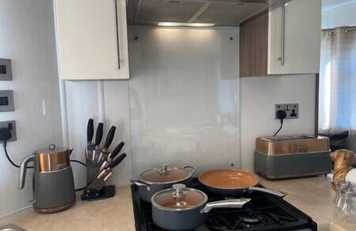Clacton-on-Sea House | VaLa VistA - Holiday Home On The Beach