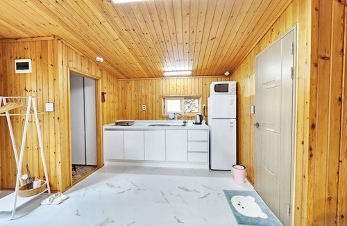 Seogwipo City House | Valley Log Pension