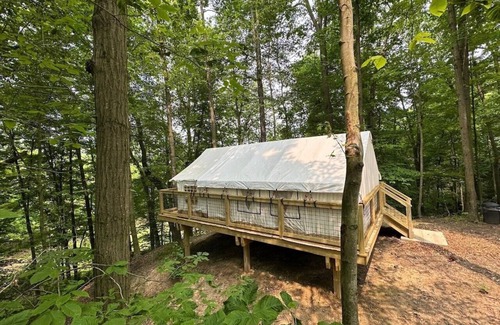 Cuyahoga Falls RV Rental | Valley Overlook, heart of Cuyahoga Valley National Park - Glamping Tent P9n
