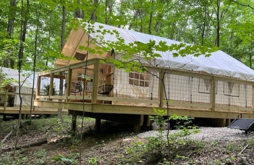 Cuyahoga Falls RV Rental | Valley Overlook, heart of Cuyahoga Valley National Park - Glamping Tent P9n