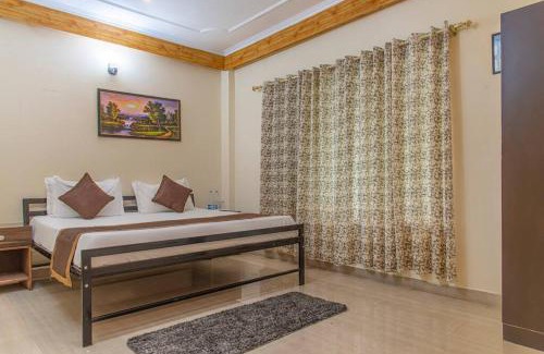 Kasauli Apartment | valley view family unit