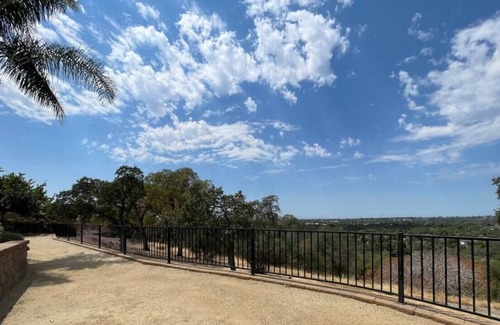 Pleasant Grove House | Valley View · Rocklin Paradise: Pool, Hot Tub, Botchy Ball!