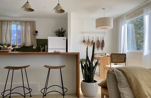 Moose Jaw House | Valley View & Sauna Retreat