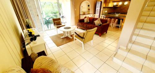 Ramsgate Beach Apartment | Valley Views 1 - Sleeps 6 - Perfect Family Holiday Home!