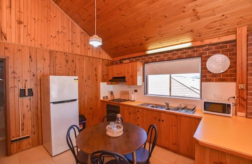 Myrtleford Apartment | Valley Views - Perfect Just for Couples