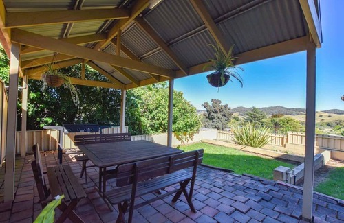 Myrtleford Apartment | Valley Views - Perfect Just for Couples