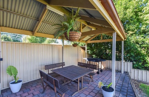 Myrtleford Apartment | Valley Views - Perfect Just for Couples