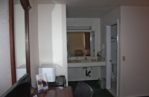 Benton Tract Hotel | Value Inn & Suites