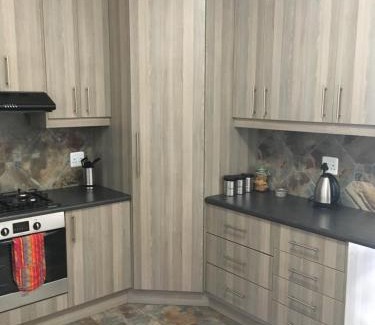 Oudtshoorn House | van Biljon Cottage No Loadshedding