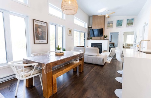 Chertsey House | Van Gogh | spa | sauna | waterfront