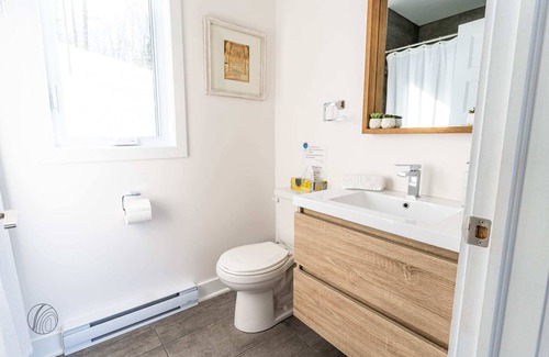 Chertsey House | Van Gogh | spa | sauna | waterfront