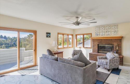 Pine Knolls Estates House | Van Gogh Villa