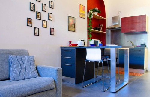 Vanchiglia Apartment | [Vanchiglia] La tana by Happyhostorino