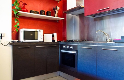 Vanchiglia Apartment | [Vanchiglia] La tana by Happyhostorino