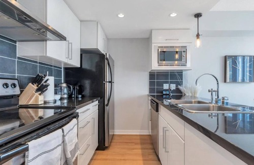 Gastown Condo | Vancouver Bright - 1BR Condo at Central Location