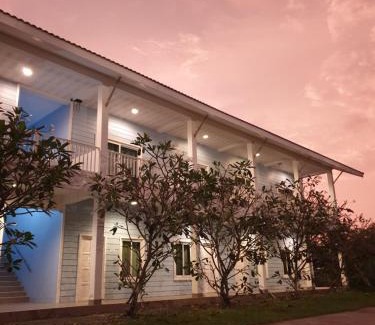 Khlong Thom Hotel | Vanilla Ville Resort