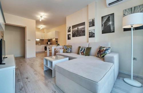 Varna Apartment | Varna South Bay - Monk Apartment