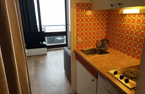 Les Claux Apartment | Vars Claux Pelvoux 2 Studio with balcony, ski in, ski out view