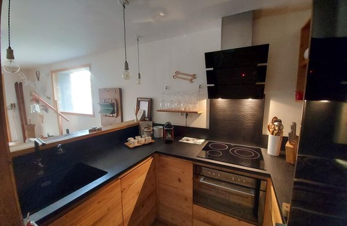 Les Claux Apartment | Vars les Claux. Terrace and garden. Private parking. Linen provided, beds made.