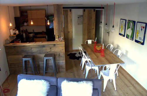 Les Claux Apartment | Vars les Claux. Terrace and garden. Private parking. Linen provided, beds made.