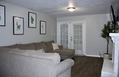 Valdosta Apartment | Varsity Views Apt 3mins From VSU