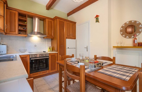 Old Town Apartment | Vasiliki House: Corfu Town Apartment Next to amenities