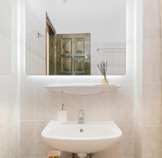 Petra Apartment | Vasiliki Studios