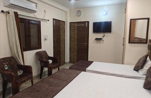 Vrindavan Villa | Vats Villa - TOP RATED HOMESTAY