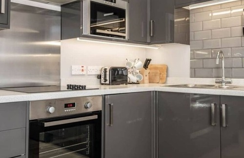 Shanklin Apartment | Vectis Holiday Homes, Modern, spacious apartment, great location, free WIFI