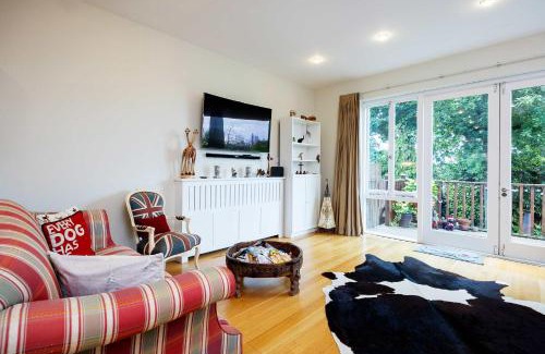 West Hill House | Veeve - Ace Delights