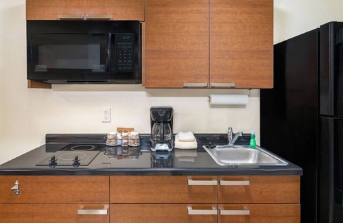 North Las Vegas House | Vegas Stay with Kitchen & Top-Notch Amenities