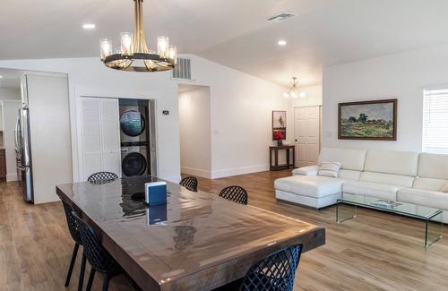 Canyon Gate Master House | Vegas Vacation Villa - 20 minutes to strip & hiking