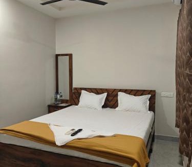 Alibaug Hotel | Vele's Homestay