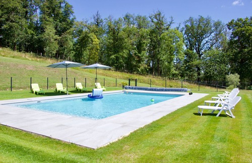 Availles-Limouzine Cottage | VéloGîtes - Entire building, the perfect place for family get-togethers?