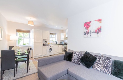 Hoddesdon Apartment | Velvet 2-bedroom apartment Brewery Road Hoddesdon