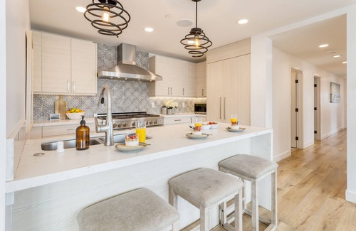 Santa Ana Heights House | Velvet Sand I by AvantStay | Steps to Newport Beach w/Outdoor Kitchen & Hot Tub