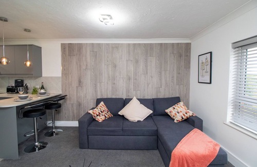 Basildon Apartment | VELVET VISTA