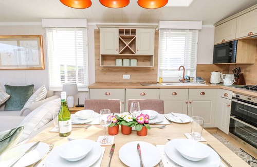 Cowes Cottage | Vendee Lodge