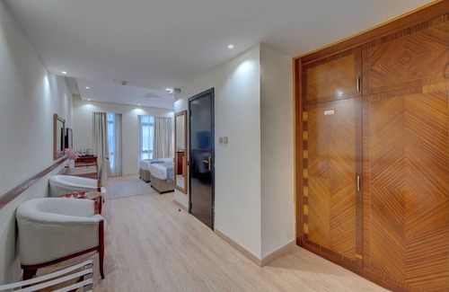 Al Muraqqabat Hotel | Vendome Plaza Hotel