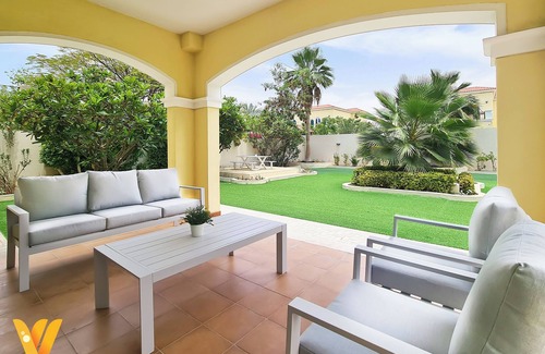 Jumeira 3 Apartment | Venduras- Luxe 3BR Villa Jumeirah Park
