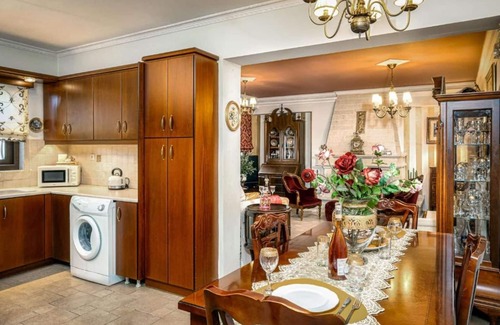 Alonia House | Venetian Hill House-Venetian Hill House