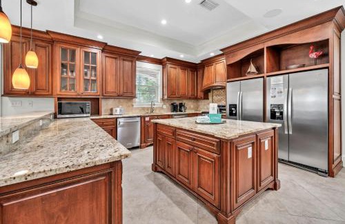 Miramar Beach House | Venetian Palace