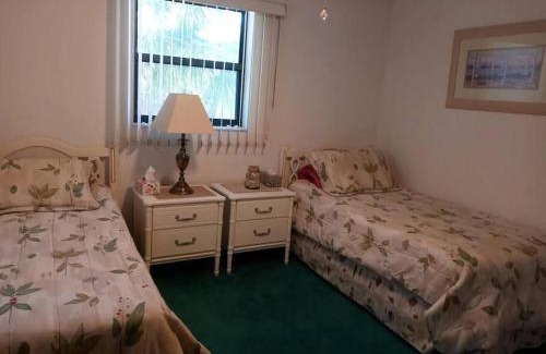South Venice House | Venice Pool Home by AcoralBay 5 Min to the beach & town