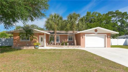 South Venice House | Venice villa with heated pool, lanai, near beach