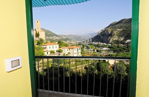 Old Town Apartment | Ventimiglia: Panoramic House In The Medieval Part